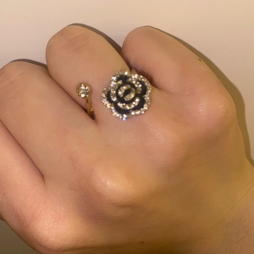 One size black rose ring